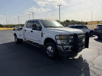 2017 Ford Super Duty F-350 DRW XLT 4WD Crew Cab 8' Box