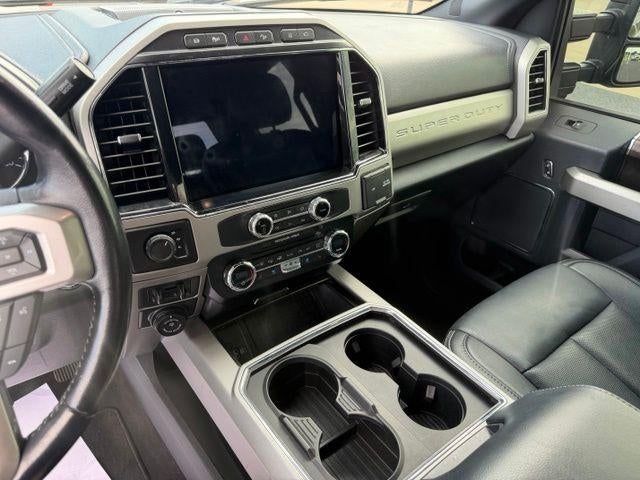 2022 Ford Super Duty F-350 DRW LARIAT 4WD Crew Cab 8' Box