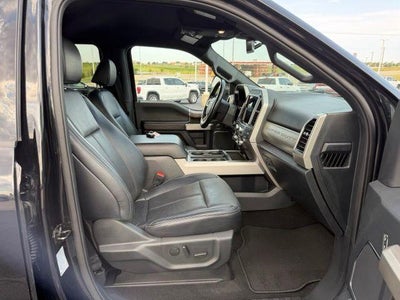 2022 Ford Super Duty F-350 DRW LARIAT 4WD Crew Cab 8' Box
