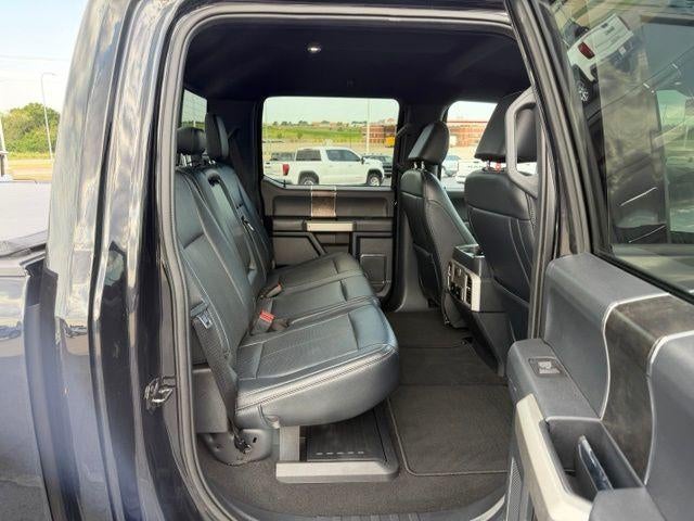 2022 Ford Super Duty F-350 DRW LARIAT 4WD Crew Cab 8' Box