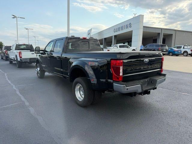 2022 Ford Super Duty F-350 DRW LARIAT 4WD Crew Cab 8' Box