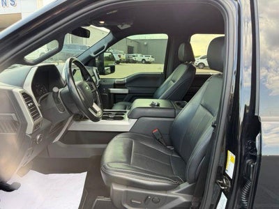 2022 Ford Super Duty F-350 DRW LARIAT 4WD Crew Cab 8' Box