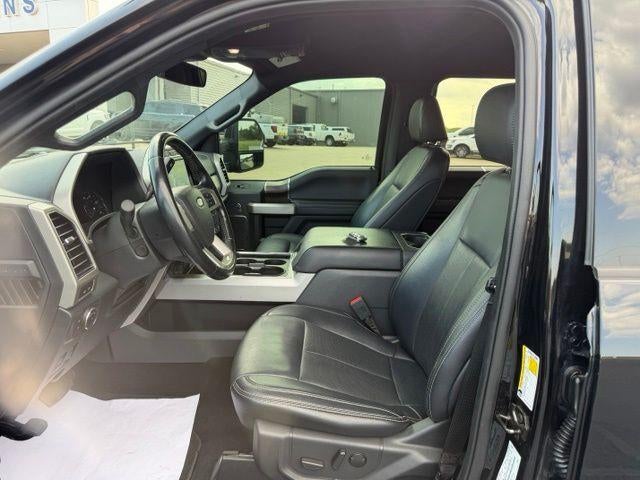 2022 Ford Super Duty F-350 DRW LARIAT 4WD Crew Cab 8' Box