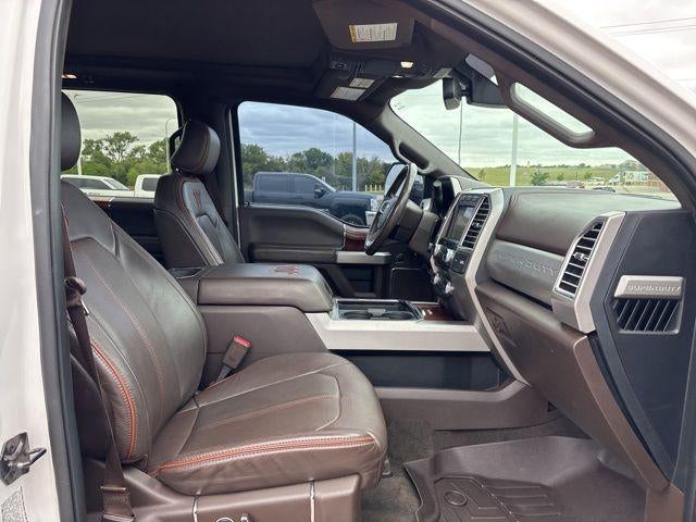 2017 Ford Super Duty F-450 DRW King Ranch 4WD Crew Cab 8' Box