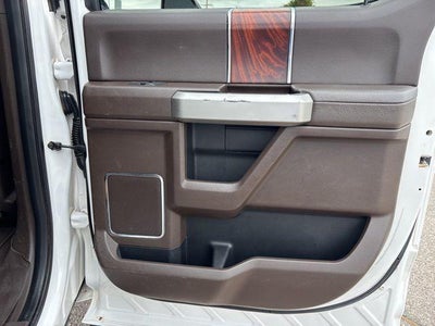 2017 Ford Super Duty F-450 DRW King Ranch 4WD Crew Cab 8' Box