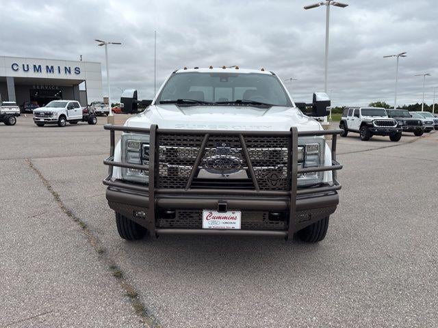 2017 Ford Super Duty F-450 DRW King Ranch 4WD Crew Cab 8' Box