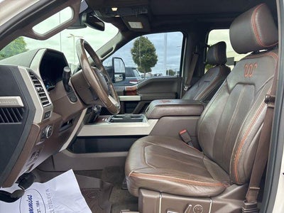 2017 Ford Super Duty F-450 DRW King Ranch 4WD Crew Cab 8' Box