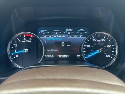 2017 Ford Super Duty F-450 DRW King Ranch 4WD Crew Cab 8' Box