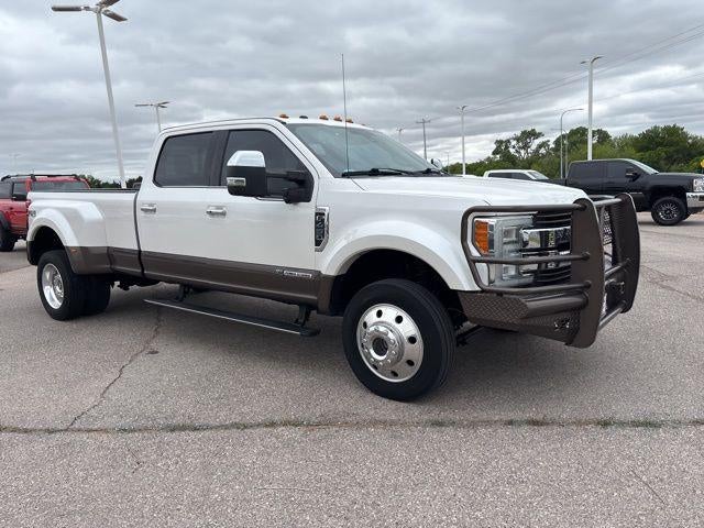 2017 Ford Super Duty F-450 DRW King Ranch 4WD Crew Cab 8' Box