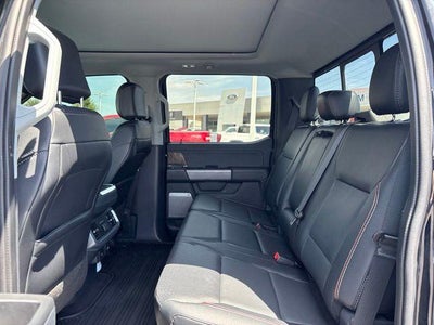 2022 Ford F-150 LARIAT 4WD SuperCrew 5.5' Box