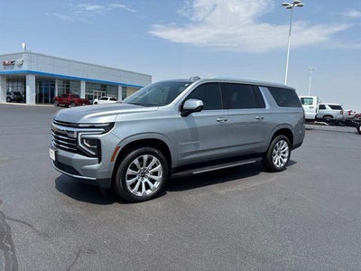 2025 Chevrolet Suburban 4WD LT