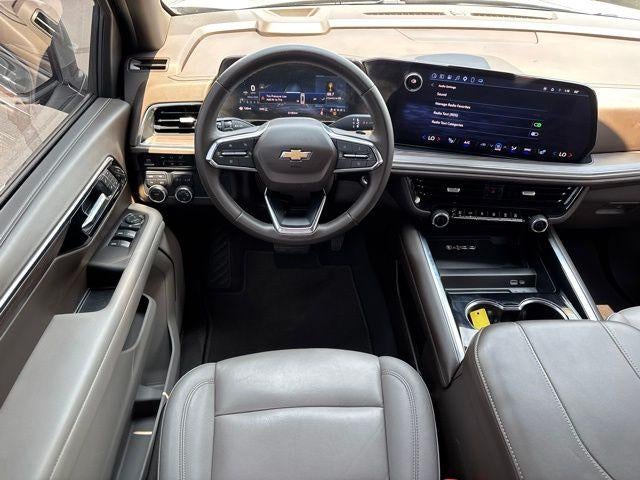 2025 Chevrolet Suburban 4WD LT