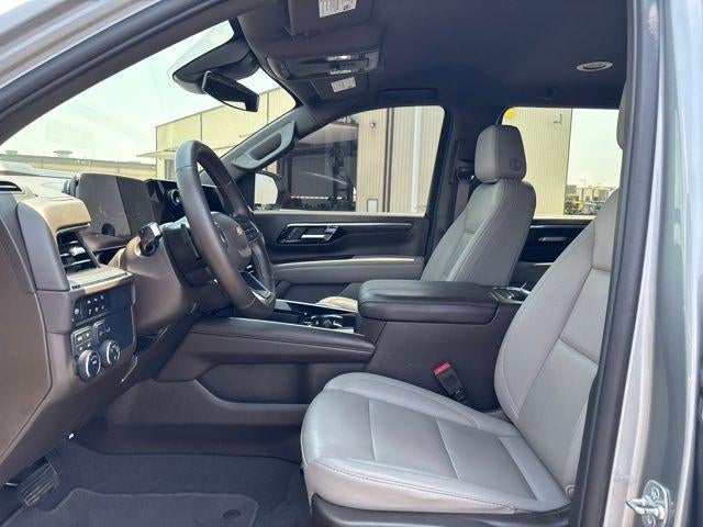 2025 Chevrolet Suburban 4WD LT