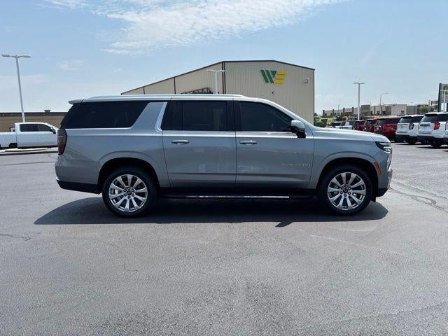 2025 Chevrolet Suburban 4WD LT