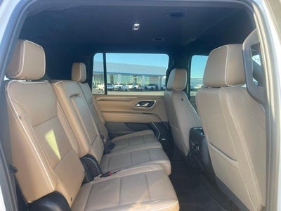 2024 Chevrolet Suburban 4WD Premier