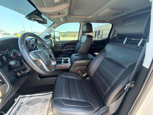 2018 GMC Sierra 2500 HD Crew Cab Standard Box 4-Wheel Drive Denali