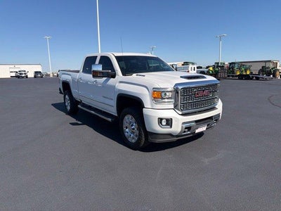 2018 GMC Sierra 2500 HD Crew Cab Standard Box 4-Wheel Drive Denali