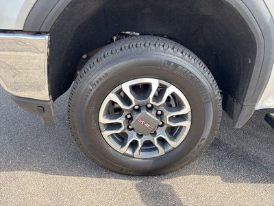 2022 GMC Sierra 3500HD Crew Cab Long Box 4-Wheel Drive SLE