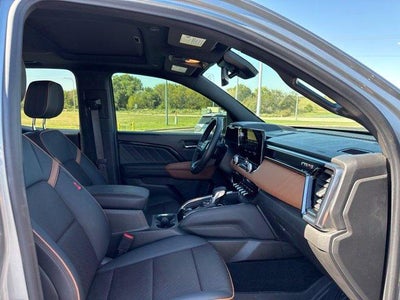 2025 GMC Canyon Crew Cab Short Box 4-Wheel Drive AT4