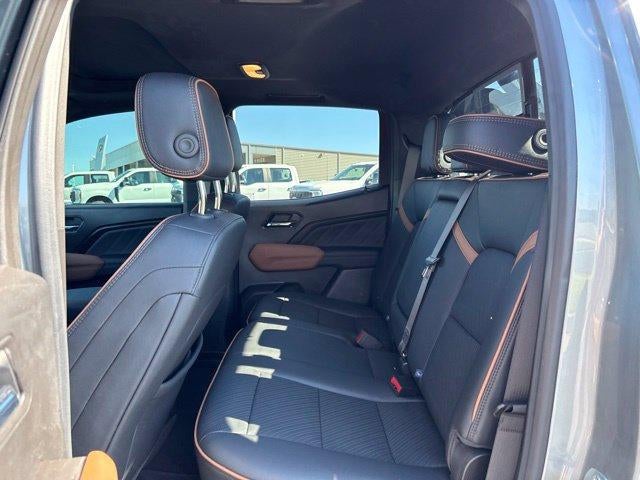2025 GMC Canyon Crew Cab Short Box 4-Wheel Drive AT4