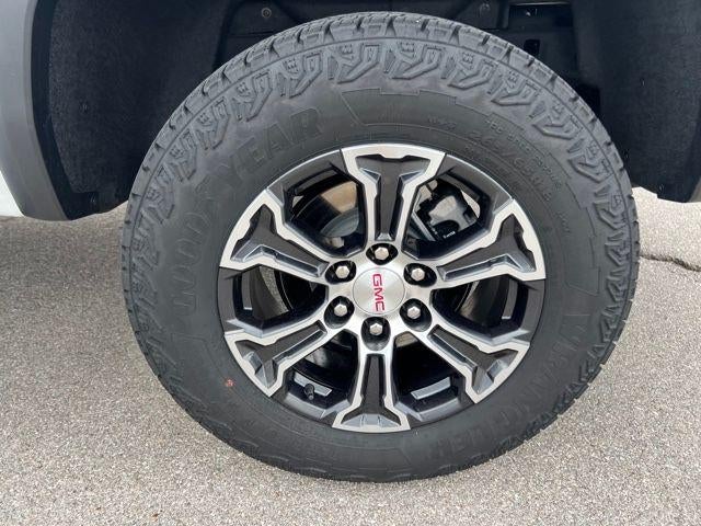 2024 GMC Canyon Crew Cab Short Box 4-Wheel Drive AT4