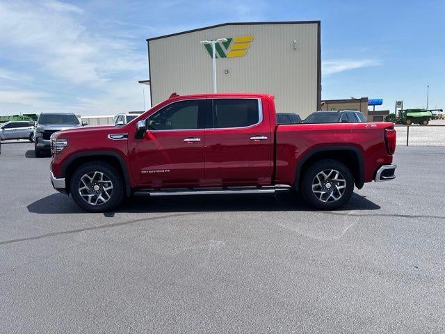 2022 GMC Sierra 1500 Crew Cab Short Box 4-Wheel Drive SLT