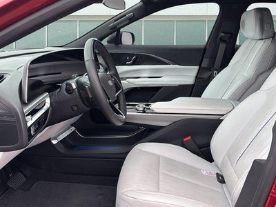 2024 Cadillac LYRIQ 4dr Luxury w/1SD