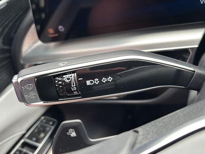 2024 Cadillac LYRIQ 4dr Luxury w/1SD
