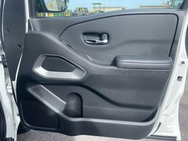 2024 Nissan Frontier Crew Cab 4x2 SV