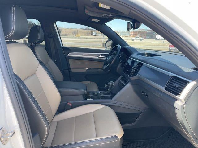 2022 Volkswagen Atlas Cross Sport 2.0T SEL R-Line Black 4MOTION