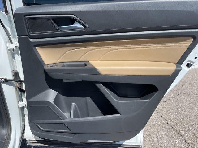 2022 Volkswagen Atlas Cross Sport 2.0T SEL R-Line Black 4MOTION