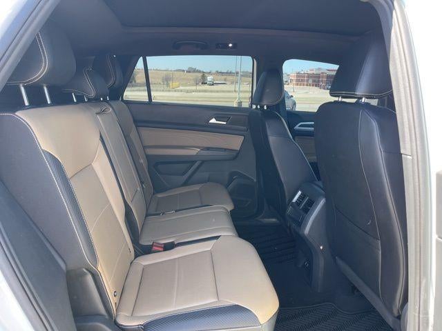 2022 Volkswagen Atlas Cross Sport 2.0T SEL R-Line Black 4MOTION