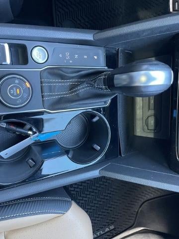 2022 Volkswagen Atlas Cross Sport 2.0T SEL R-Line Black 4MOTION