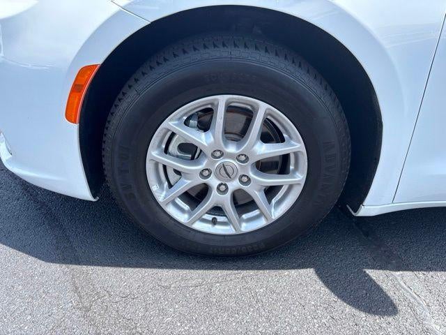 2025 Chrysler Pacifica Select FWD