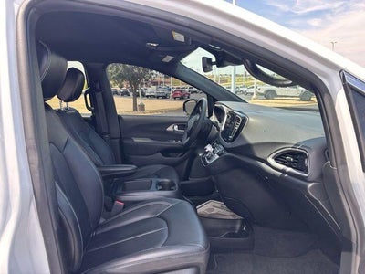 2025 Chrysler Pacifica Select FWD