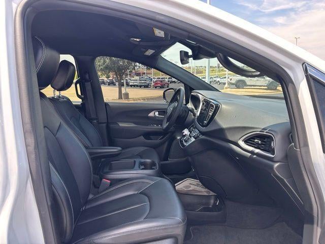 2025 Chrysler Pacifica Select FWD