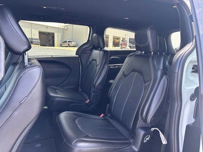 2025 Chrysler Pacifica Select FWD