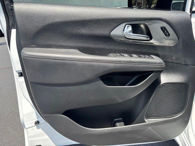 2025 Chrysler Pacifica Select FWD