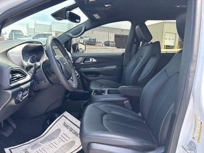 2025 Chrysler Pacifica Select FWD