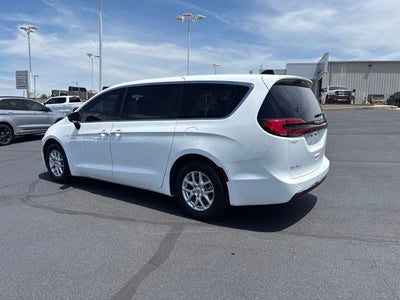 2025 Chrysler Pacifica Select FWD