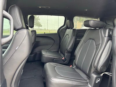 2026 Chrysler Pacifica Select FWD