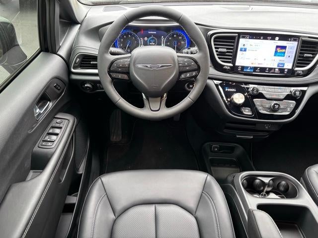 2026 Chrysler Pacifica Select FWD
