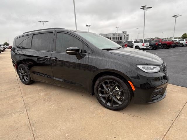 2026 Chrysler Pacifica Select FWD