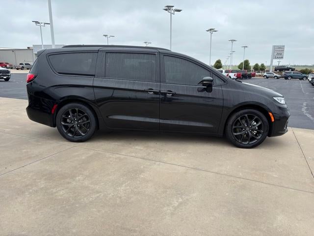 2026 Chrysler Pacifica Select FWD