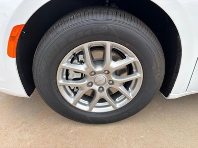 2027 Chrysler Pacifica Select FWD