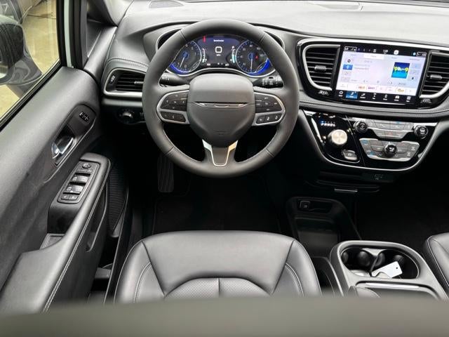 2027 Chrysler Pacifica Select FWD