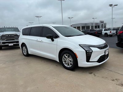 2027 Chrysler Pacifica Select FWD