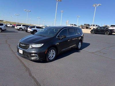 2023 Chrysler Pacifica Touring L FWD