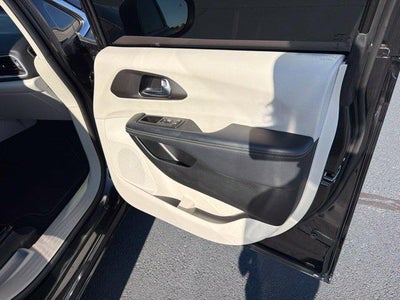 2023 Chrysler Pacifica Touring L FWD