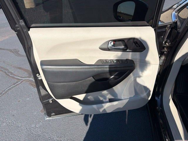 2023 Chrysler Pacifica Touring L FWD
